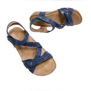 Taos Trulie-valley sole sandals.